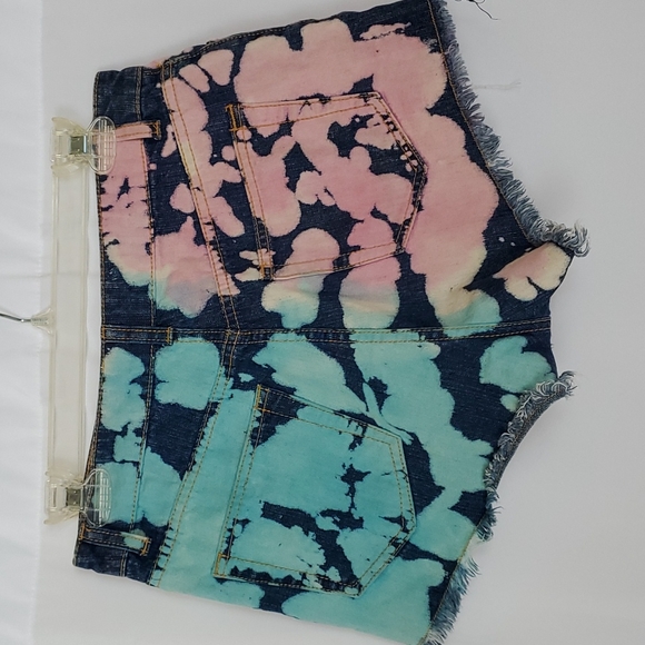Uniq distressed tie dye jean cut-off shorts - Picture 2 of 12